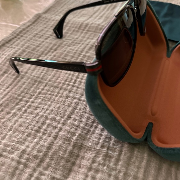 Gucci Square Aviator Sunglasses - Picture 5 of 6